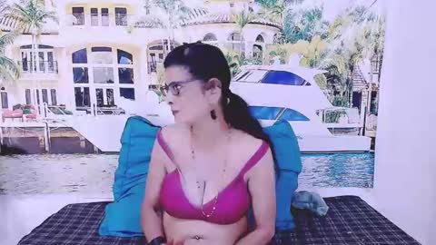 Snapshot of indianallure chatting on 02-03-25, 05:29 Femiez online show from 02-03-25, 05:29