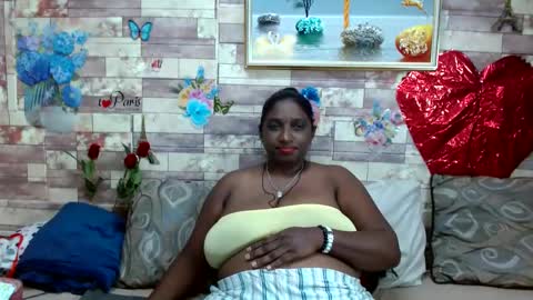 Snapshot of indianblue3 chatting on 02-04-25, 10:43 tracy online show from 02-04-25, 10:43