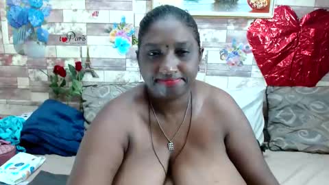 Snapshot of indianblue3 chatting on 02-05-25, 11:02 tracy online show from 02-05-25, 11:02