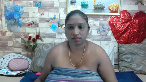 Snapshot of indianblue3 chatting on 02-08-25, 09:24 tracy online show from 02-08-25, 09:24