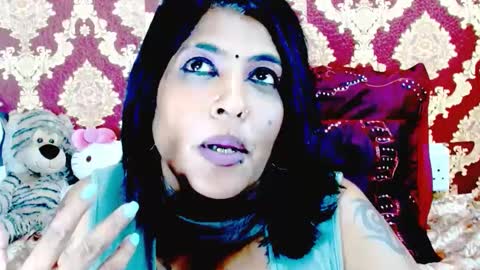 Snapshot of indiancatz2 chatting on 02-27-25, 01:38 anusha online show from 02-27-25, 01:38