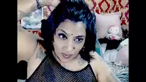 Snapshot of indiancatz2 chatting on 09-20-25, 03:18 anusha online show from 09-20-25, 03:18
