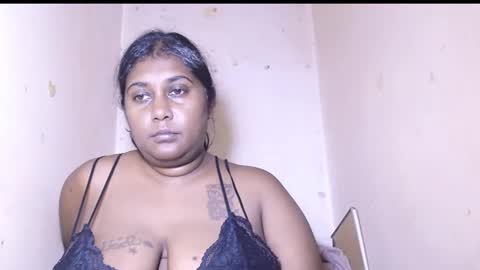 Snapshot of indiancoco chatting on 02-13-26, 06:15 candice online show from 02-13-26, 06:15