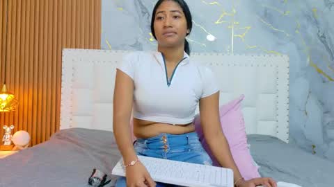 LITTLE AINHOA  online show from 02-24-26, 08:29
