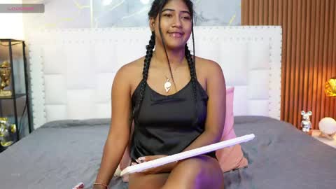 LITTLE AINHOA  online show from 05-04-26, 08:05