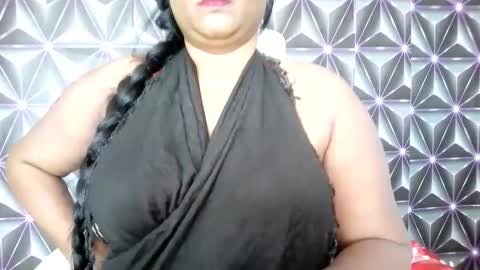 Snapshot of indiandelia chatting on 10-07-25, 09:39 indiandelia online show from 10-07-25, 09:39