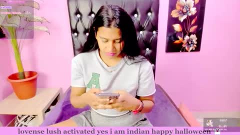 Snapshot of indianflame chatting on 11-14-25, 06:17 PARADISEQUEEN online show from 11-14-25, 06:17