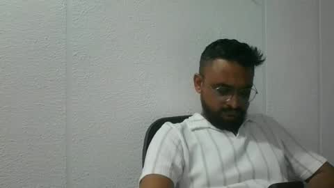 Snapshot of indianlover1433 chatting on 09-25-25, 05:22 Indian lover online show from 09-25-25, 05:22