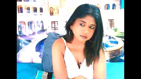 Mika online show from 10-14-25, 06:42