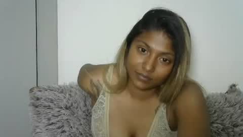 Snapshot of indianqtpie6 chatting on 10-14-25, 06:52 indianqtpie6 online show from 10-14-25, 06:52