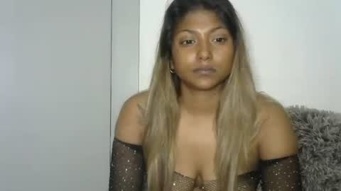 Snapshot of indianqtpie6 chatting on 10-27-25, 05:44 indianqtpie6 online show from 10-27-25, 05:44