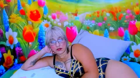 indianroxy27 online show from 06-16-26, 07:16