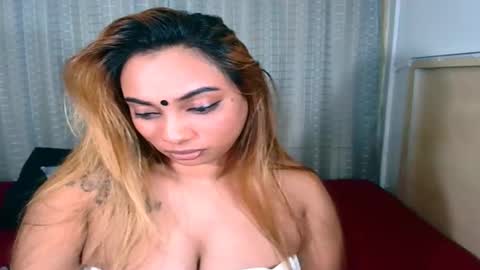 Snapshot of indiansecretlove20 chatting on 11-09-25, 06:50 goddess online show from 11-09-25, 06:50