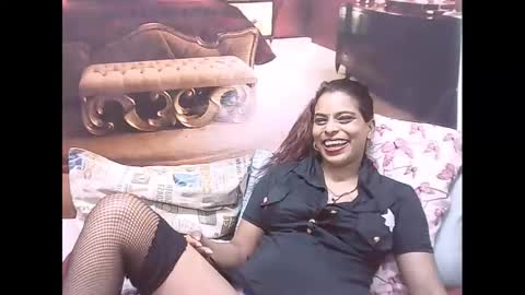 indiansexyass4u2luv online show from 01-15-25, 12:41