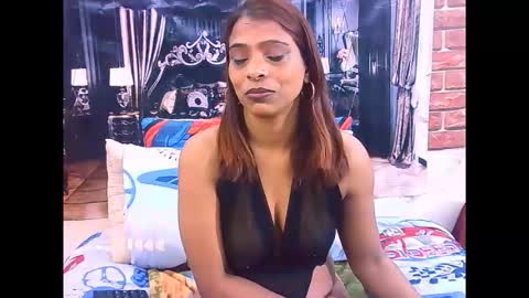 indiansexyass4u2luv online show from 05-06-26, 09:03
