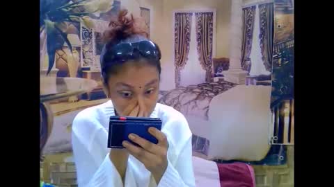 Snapshot of indiansexybutt4u2luv chatting on 03-17-26, 05:33 indiansexybutt4u2luv online show from 03-17-26, 05:33