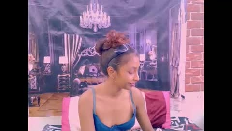 Snapshot of indiansexybutt4u2luv chatting on 03-20-26, 07:02 indiansexybutt4u2luv online show from 03-20-26, 07:02