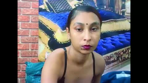 indiansexybutt4u2luv online show from 06-17-26, 05:21