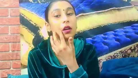 indiansexybutt4u2luv online show from 06-18-26, 05:51