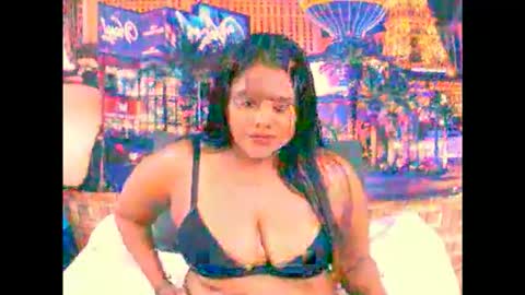 Snapshot of indiansexylady4u chatting on 09-15-25, 03:45 indiansexylady4u online show from 09-15-25, 03:45
