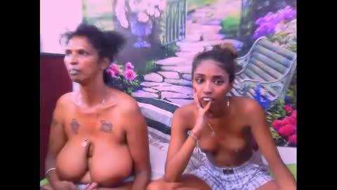 Snapshot of indiansexyslender4u2luv chatting on 01-24-25, 12:10 indiansexyslender4u2luv online show from 01-24-25, 12:10