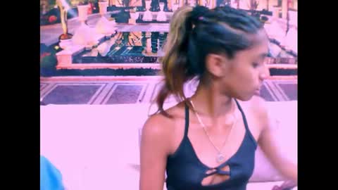 Snapshot of indiansexyslender4u2luv chatting on 02-19-25, 06:00 indiansexyslender4u2luv online show from 02-19-25, 06:00
