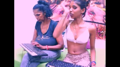 Snapshot of indiansexyslender4u2luv chatting on 02-24-25, 09:32 indiansexyslender4u2luv online show from 02-24-25, 09:32