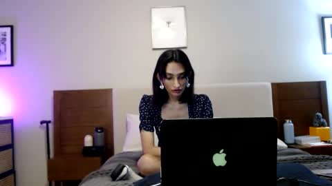 Indiantransgirlillinois online show from 03-02-25, 06:27