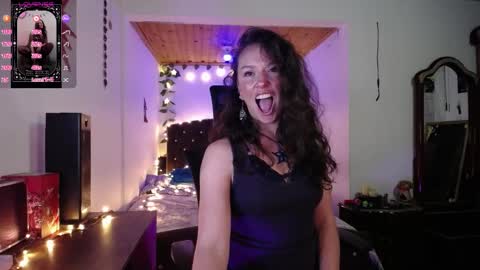 Indigo Wild  online show from 09-24-25, 11:41