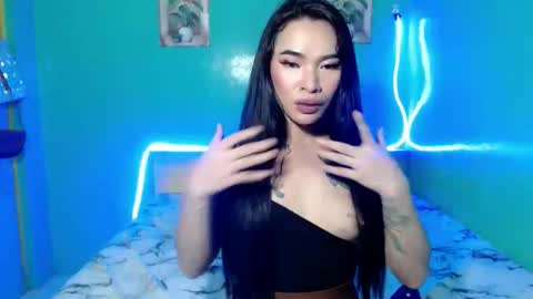 Snapshot of indra_mae chatting on 04-18-26, 08:42 Mae online show from 04-18-26, 08:42