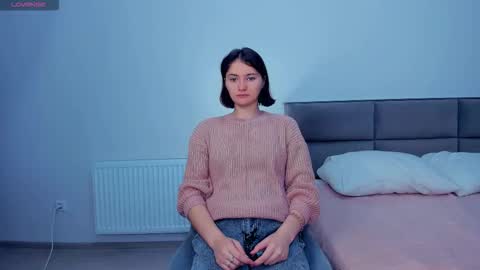 Kira online show from 09-22-25, 04:03