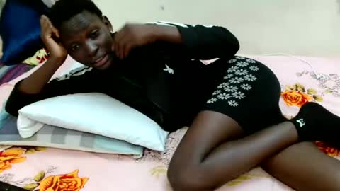 ines01 online show from 10-17-25, 02:15