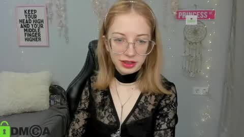 Mia online show from 03-28-26, 01:33