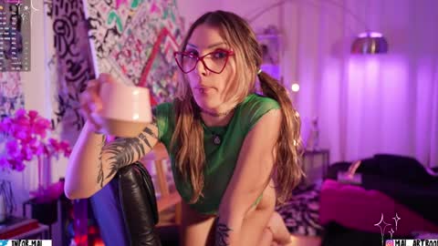 Snapshot of informal_ chatting on 01-17-25, 04:17 MAL --- online show from 01-17-25, 04:17