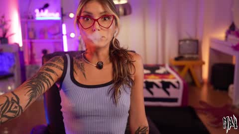 Snapshot of informal_ chatting on 10-10-25, 11:26 MAL --- online show from 10-10-25, 11:26