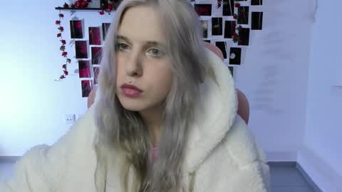 Roki online show from 09-27-25, 04:12