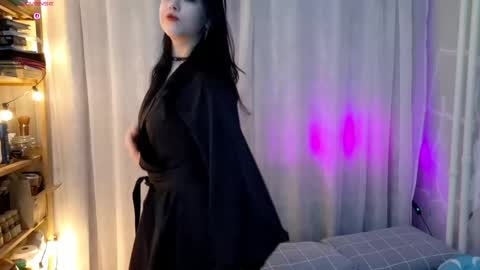 Mia online show from 05-11-26, 03:18