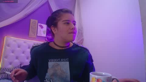 Snapshot of ingrid_casas chatting on 12-06-24, 10:52 Ingrid petite online show from 12-06-24, 10:52