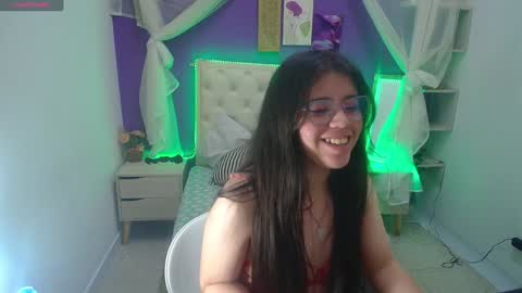 Snapshot of ingrid_casas chatting on 12-12-24, 11:03 Ingrid petite online show from 12-12-24, 11:03