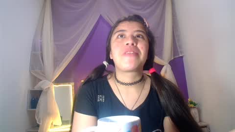 Snapshot of ingrid_casas chatting on 12-20-24, 11:37 Ingrid petite online show from 12-20-24, 11:37