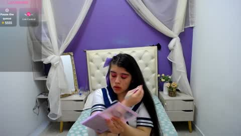 Snapshot of ingrid_casas chatting on 12-31-24, 01:19 Ingrid petite online show from 12-31-24, 01:19