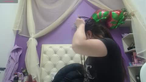 Snapshot of ingrid_casas chatting on 09-12-25, 09:59 Ingrid petite online show from 09-12-25, 09:59