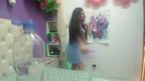 Snapshot of ingrid_casas chatting on 10-07-25, 08:39 Ingrid petite online show from 10-07-25, 08:39