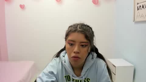 Snapshot of ingrid_casas chatting on 10-11-25, 01:53 Ingrid petite online show from 10-11-25, 01:53