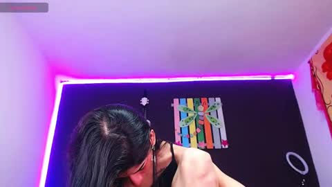 Ingrid Zese online show from 10-18-25, 07:03