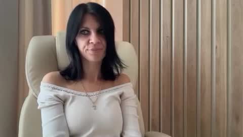 Snapshot of injaathome chatting on 09-14-25, 10:25 InjaAtHome online show from 09-14-25, 10:25