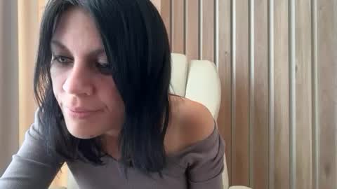 Snapshot of injaathome chatting on 09-20-25, 12:17 InjaAtHome online show from 09-20-25, 12:17