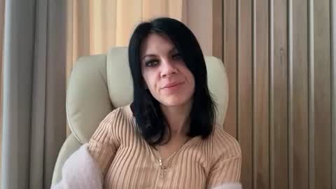 Snapshot of injaathome chatting on 10-07-25, 06:21 InjaAtHome online show from 10-07-25, 06:21