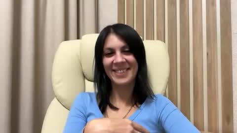 Snapshot of injaathome chatting on 10-23-25, 07:12 InjaAtHome online show from 10-23-25, 07:12