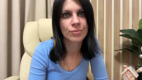 Snapshot of injaathome chatting on 10-25-25, 08:36 InjaAtHome online show from 10-25-25, 08:36